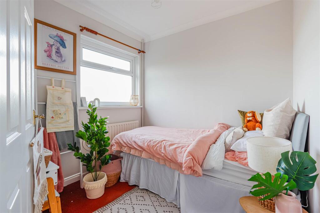 Roberts Close -14.jpg