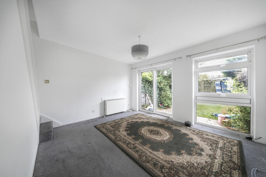 1284419-6-682afa1...