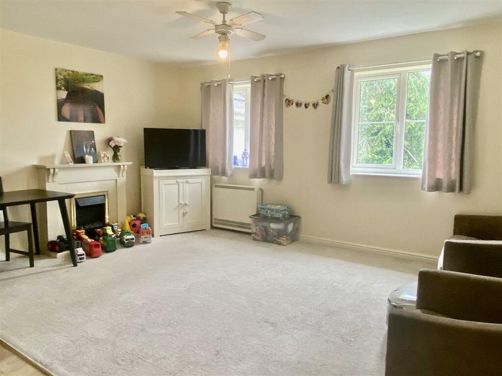 Living Room / Kitchen