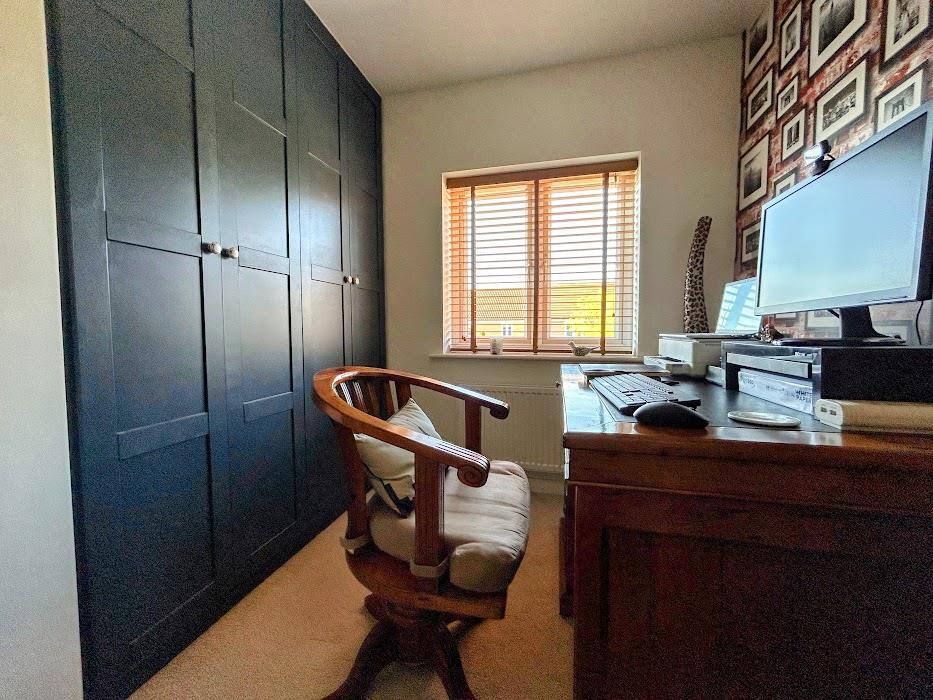 BEDROOM 4