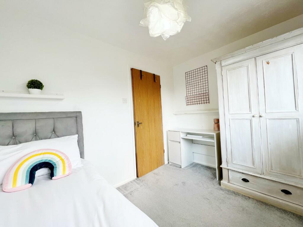 Bedroom 3 pic 2.jpg