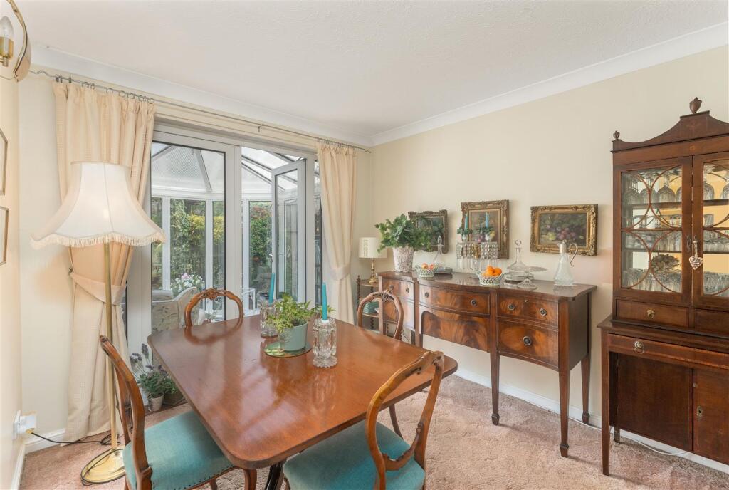 57 Delapre Drive, Banbury-9.jpg