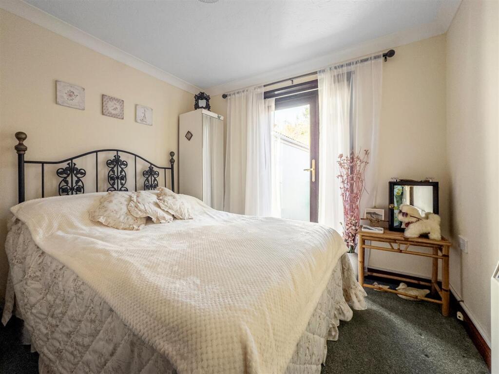 bedb1.jpg