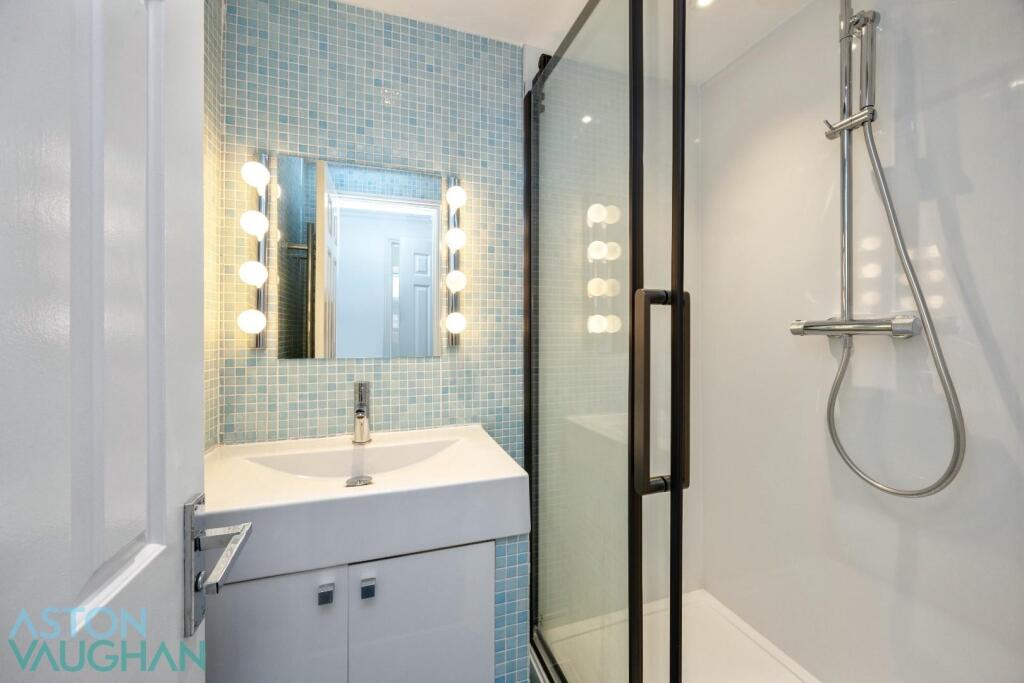 Crescent Place, 4-010.jpg