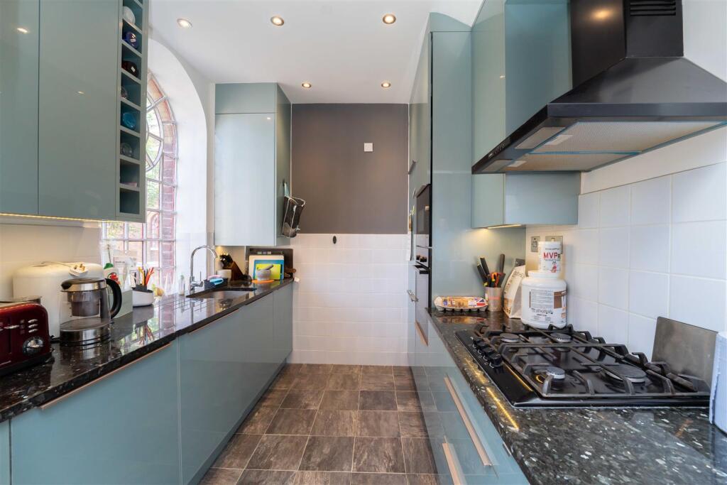 37 Osterley Kitchen.jpg