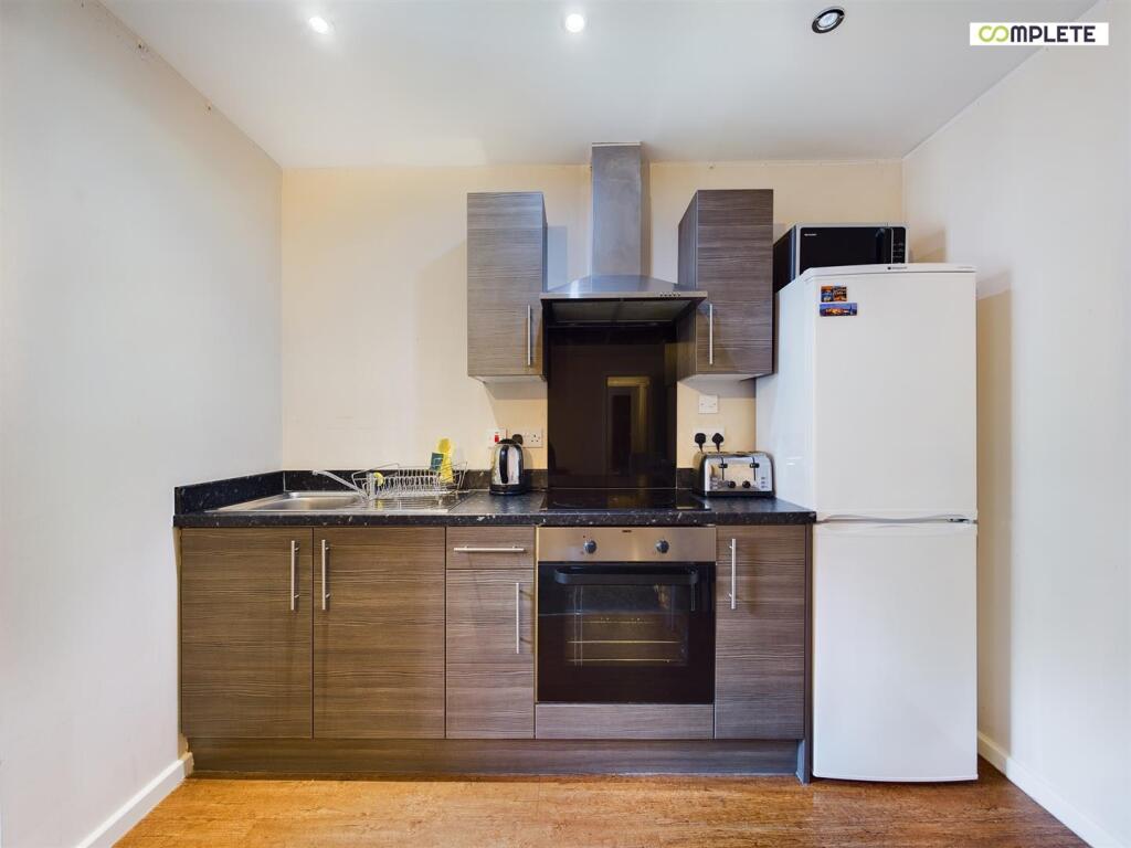 CAM01231G0-PR0029-STILL009