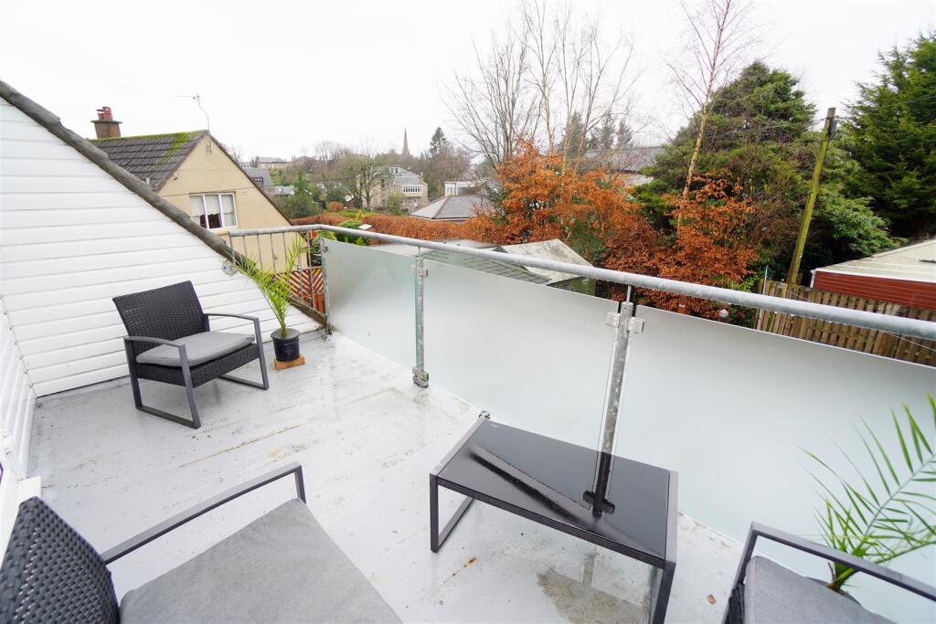 balcony1.jpg