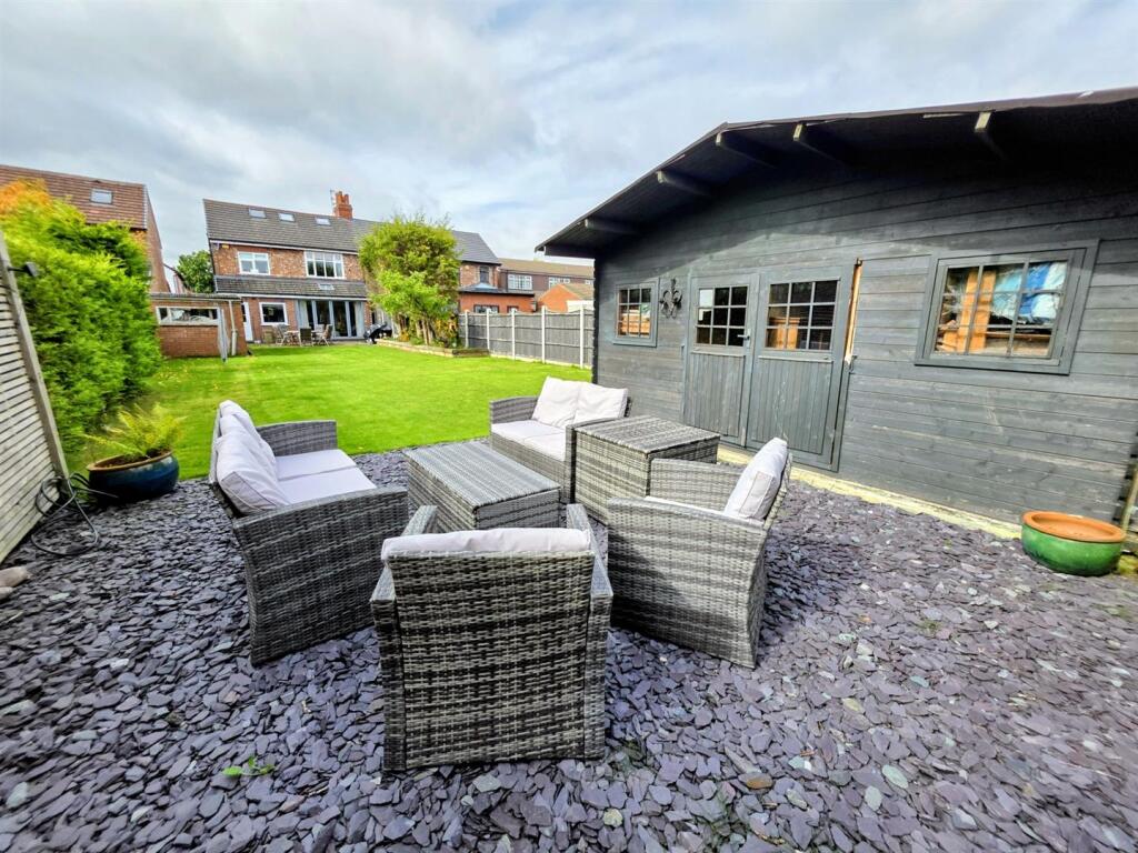 Seating Area and Summerhouse