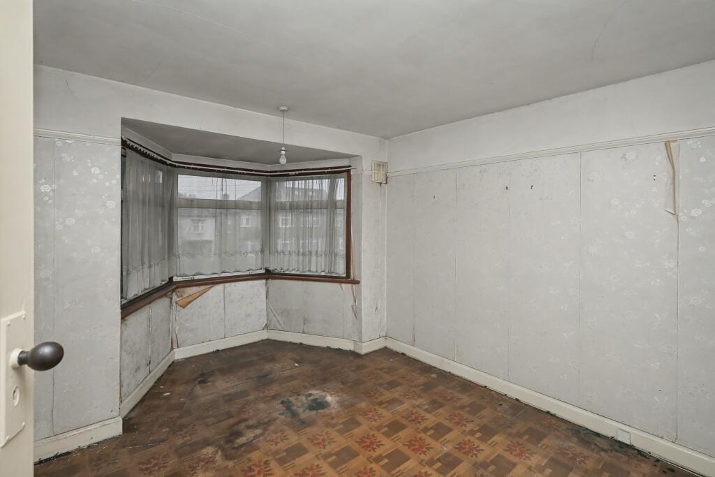 11 Meadway, Enfield, EN3 6NT