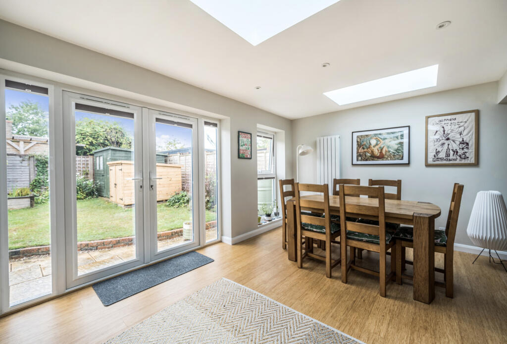 1330708-11-688b52...