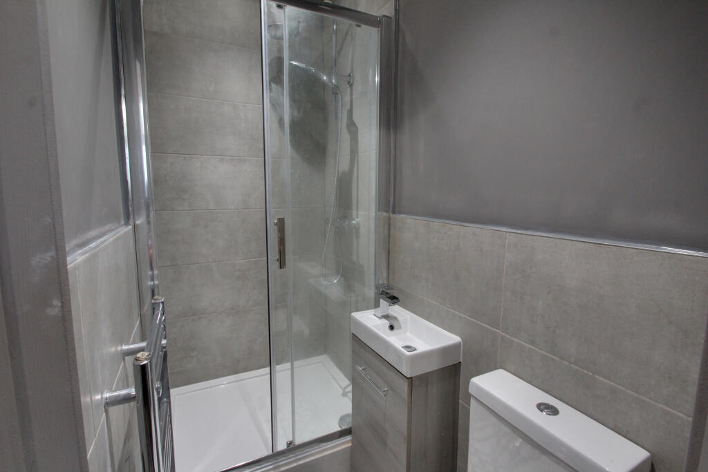 Bedroom 2 Ensuite
