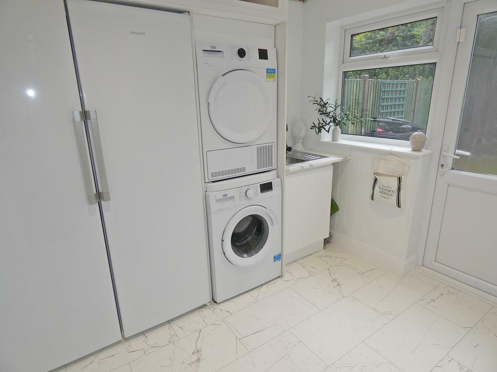 2276utility room.jpg