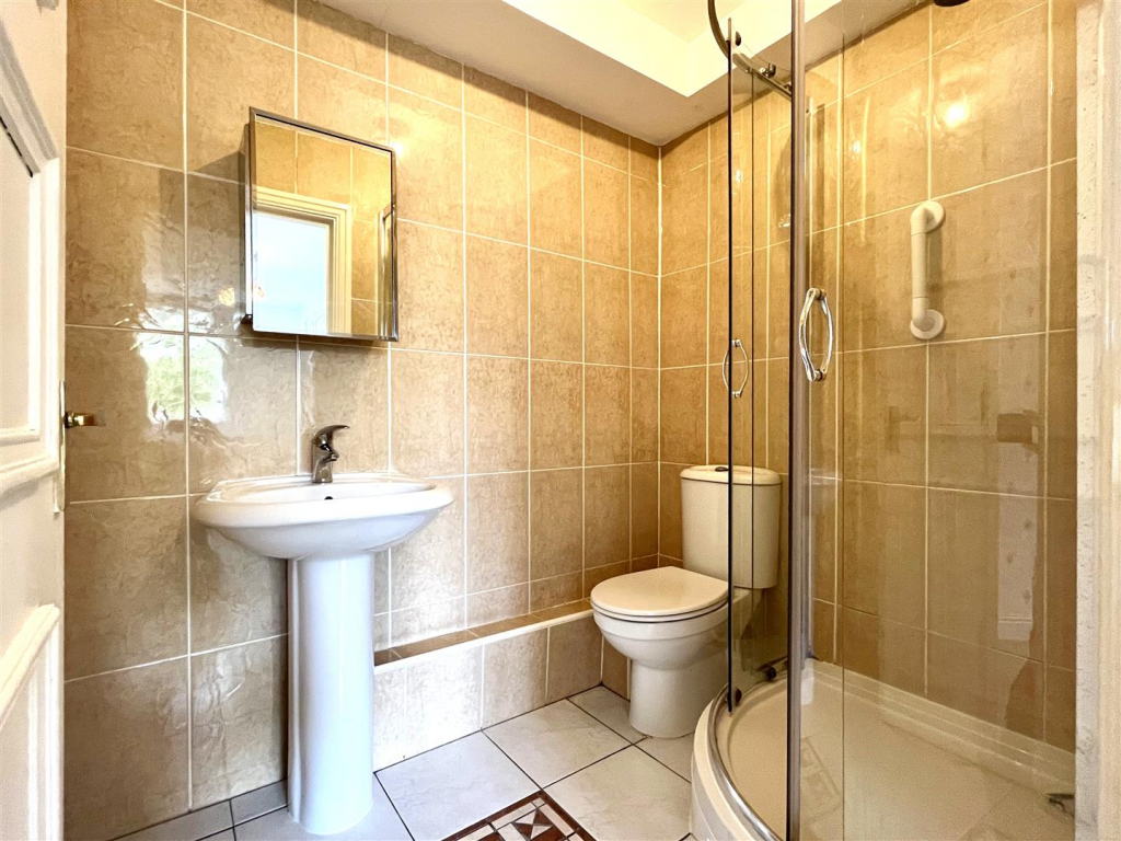 Bedroom 1 En Suite