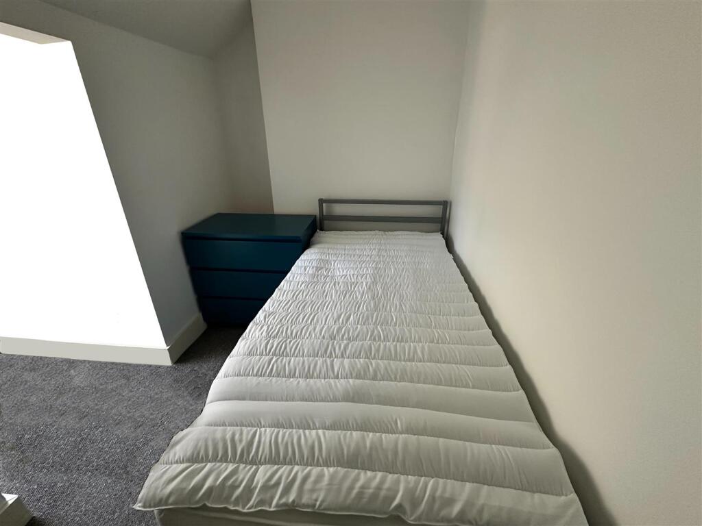 room 4.jpg
