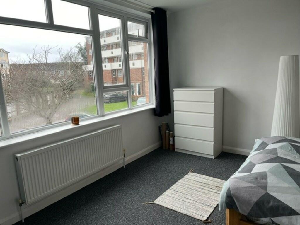 5 Chalkwell Lodge...