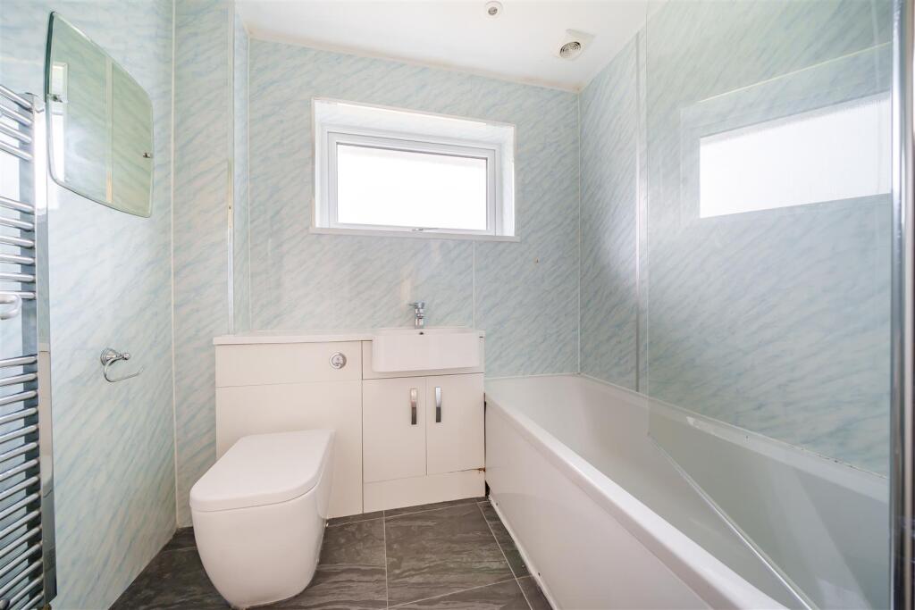 Trematon Bathroom.jpg