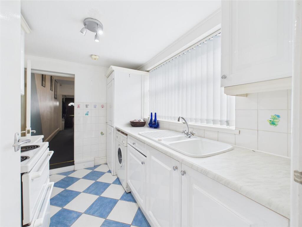 7 - Two-bedroom house in Easton.jpg