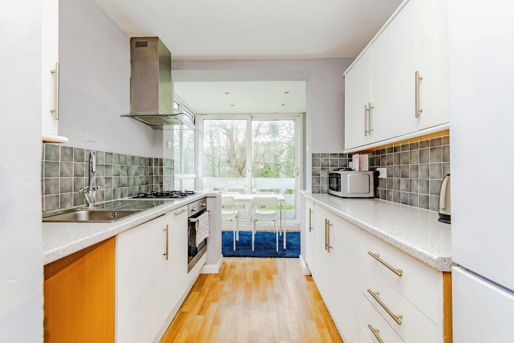 Kitchen/ Dining