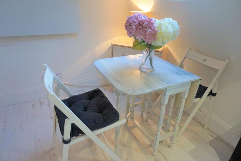 Lounge / Kitchen