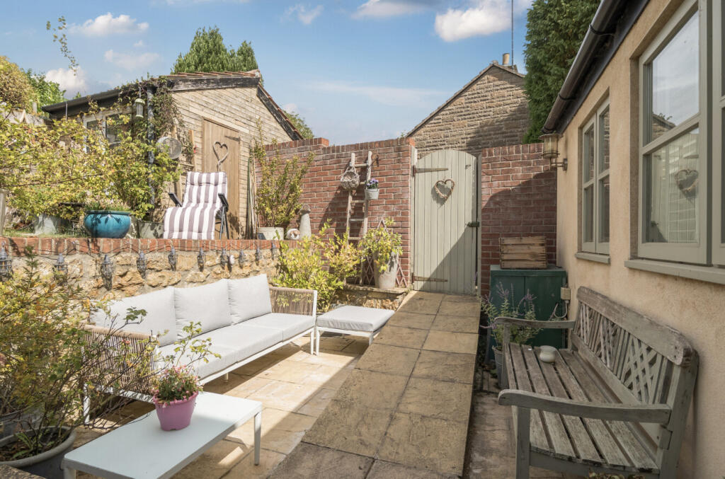 1344818-2-68adbb0...