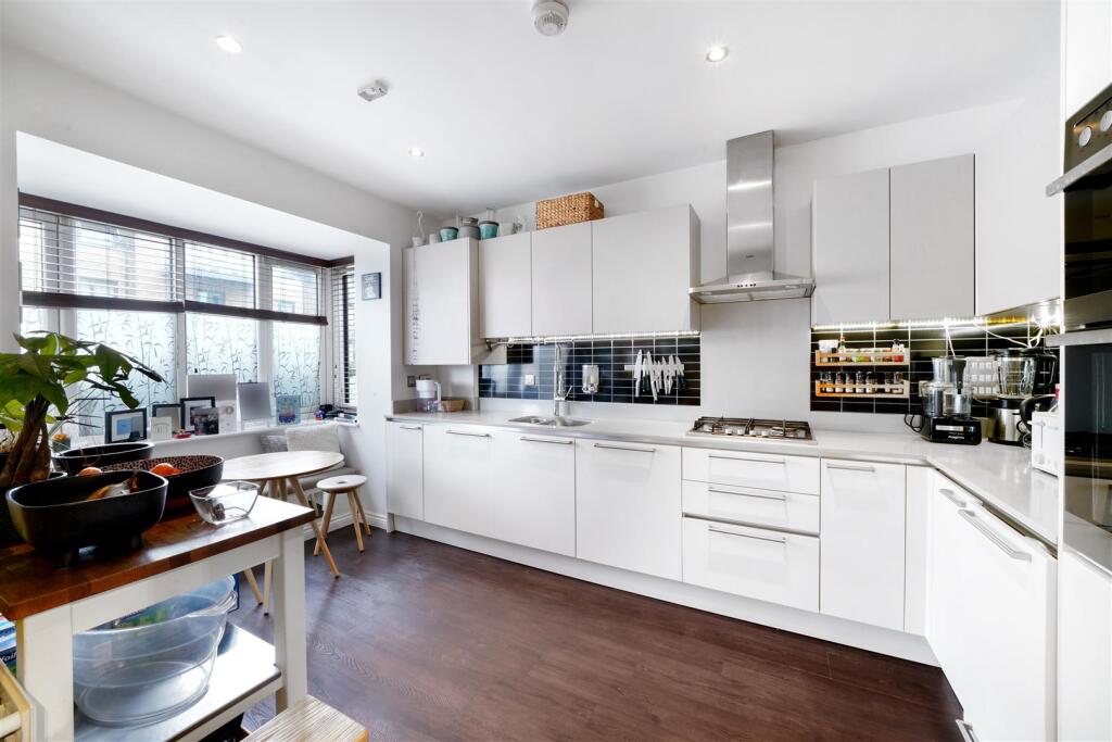 24 Inglis Way - zGPz8MKyeUxYUUAikkoE.jpg