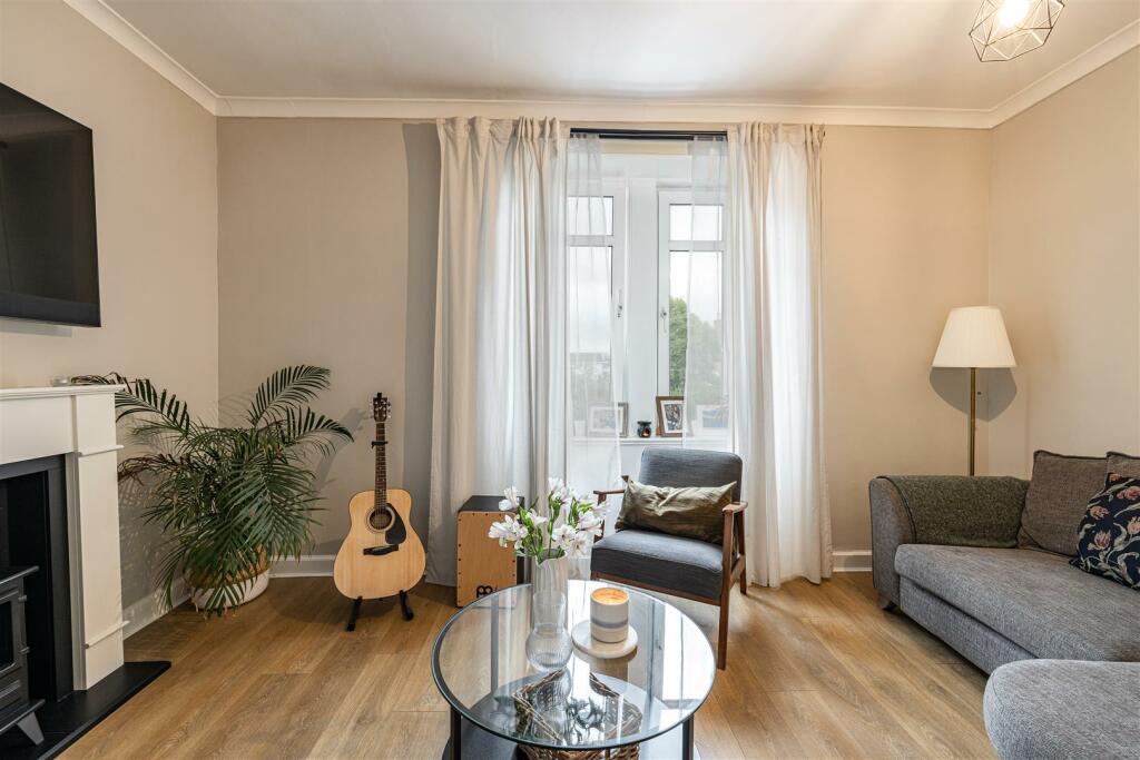 10 Roxburgh Place Galashiels 12.JPG