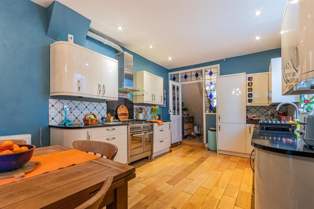 Kimberley Road 122-22.jpg