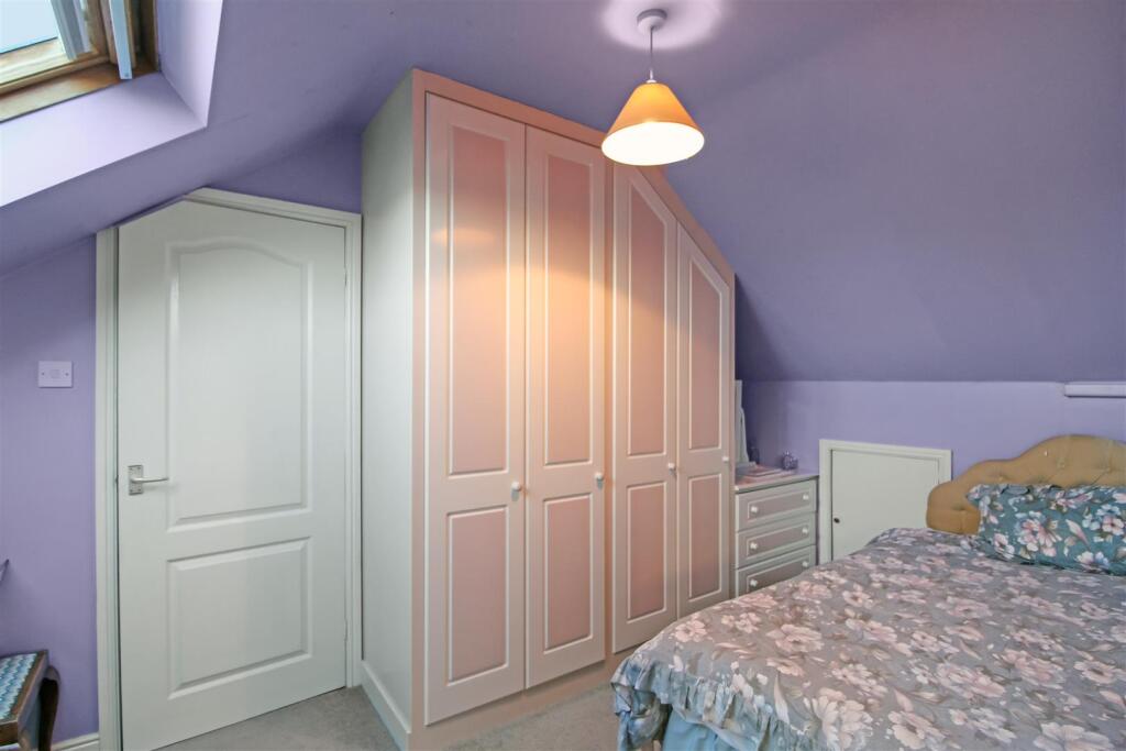 BEDROOM 2