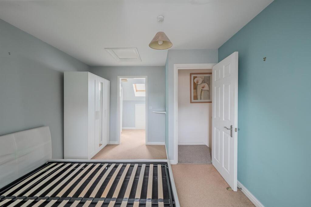 2 Oakfield Mews-2.jpg