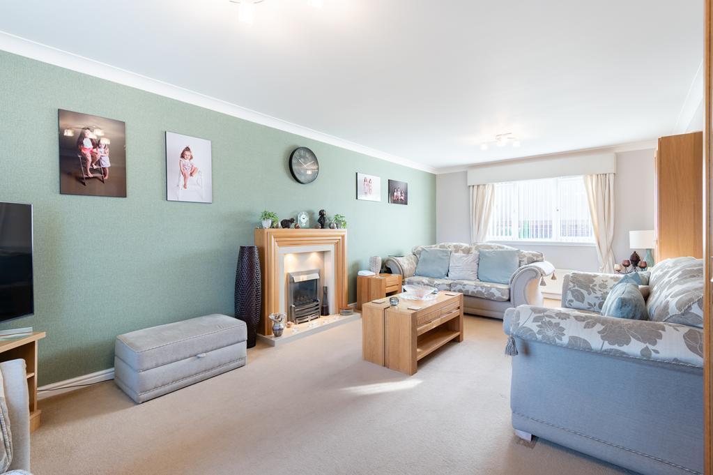 LIVINGROOM