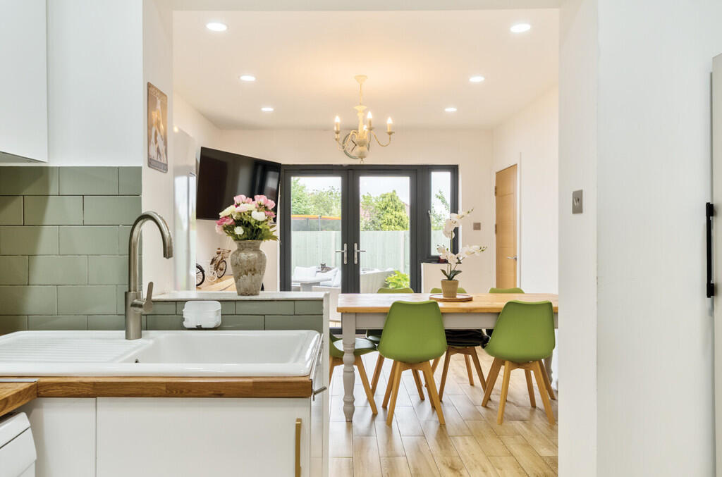 1313353-14-685a79...