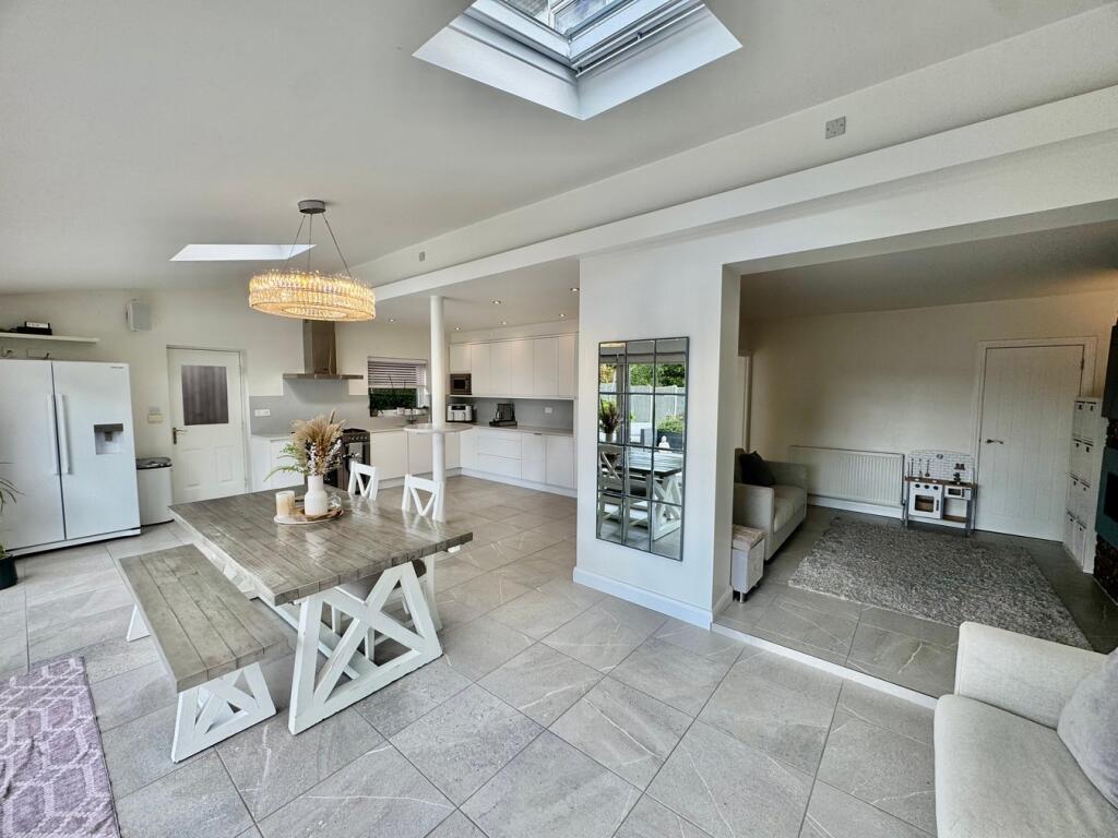 Kitchen -Dining Area