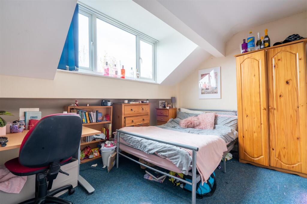 Bedroom 7.jpg