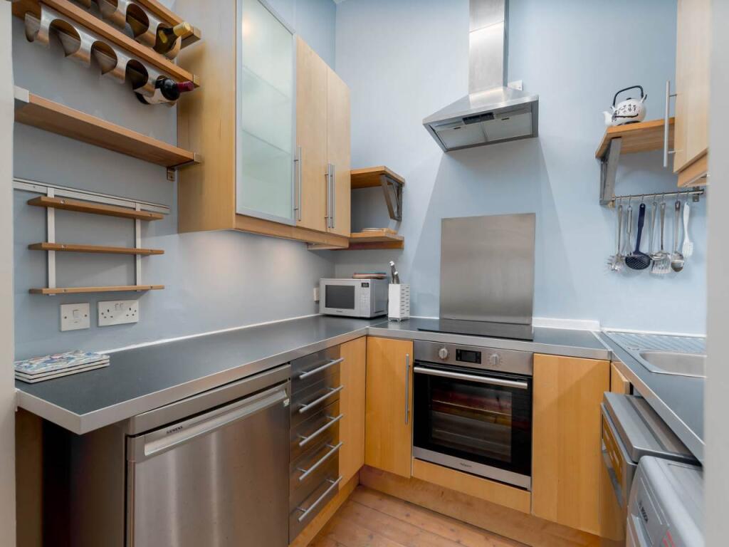 70800_BaronySt_024