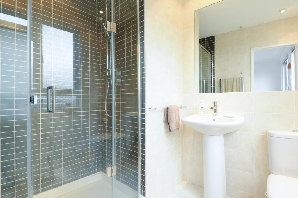 bathroom (2).jpg