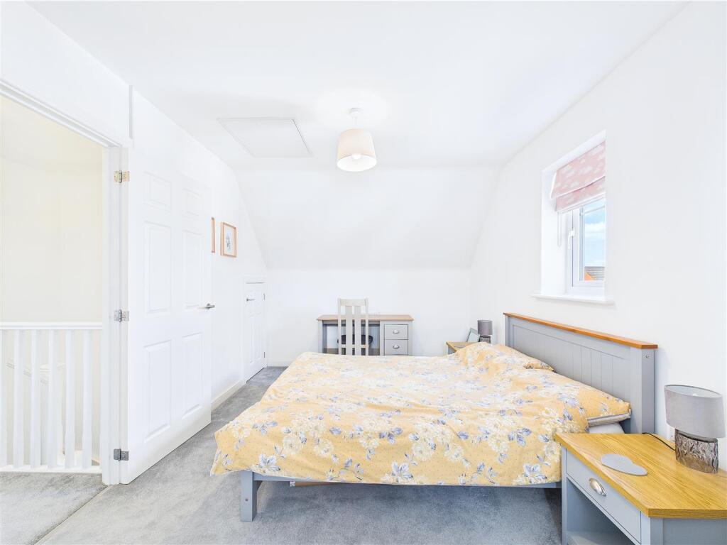 Harrier Way, Estate Agent, Burton on Trent (32).jp