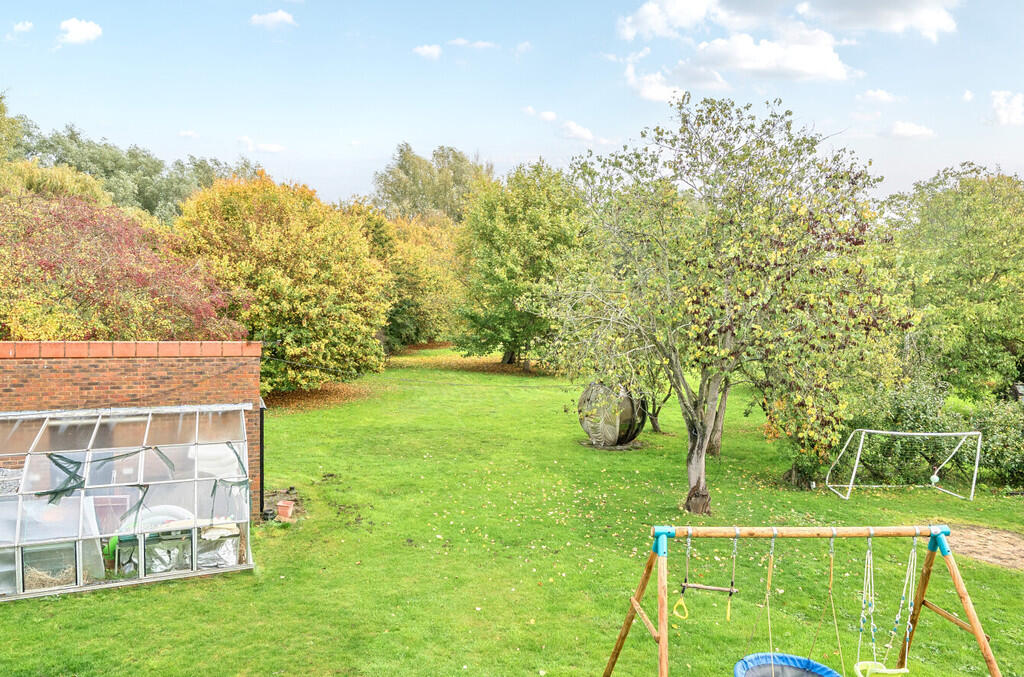 1370701-15-68f605...