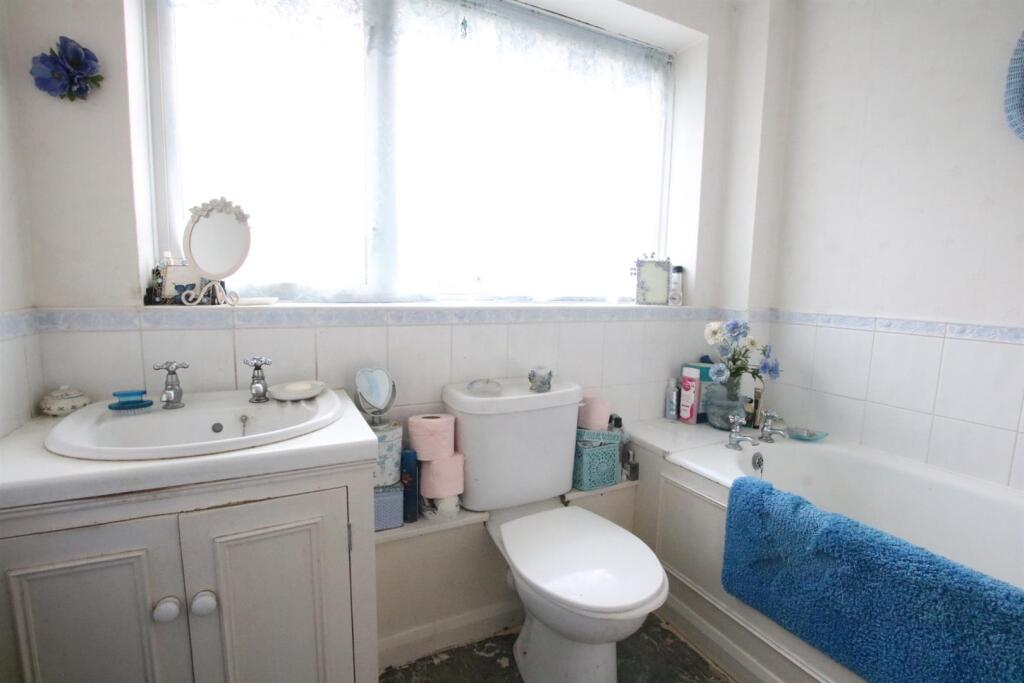Bathroom.JPG
