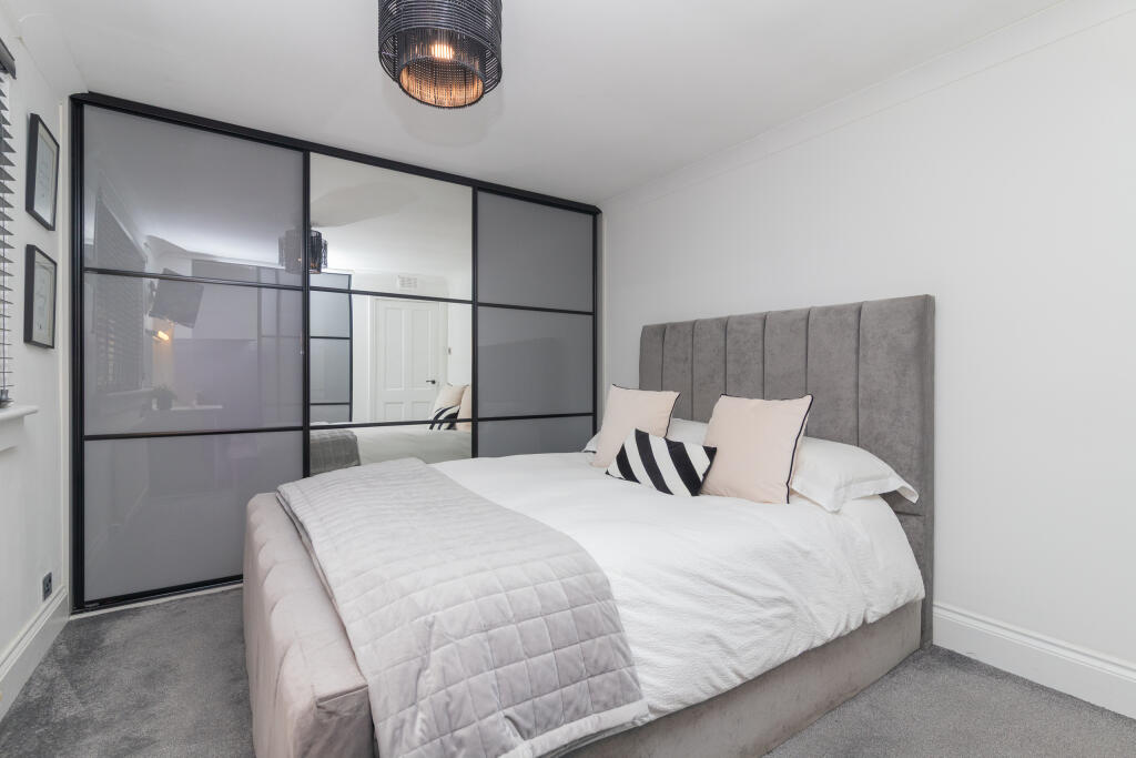 35 foxbar drive Paisley L-9