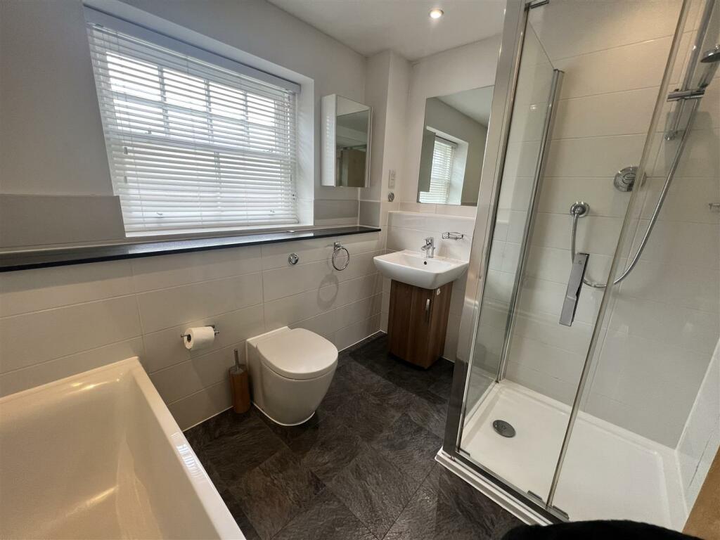 bathroom.jpeg