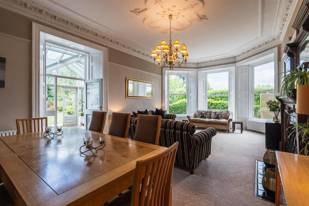 Living/Dining Room