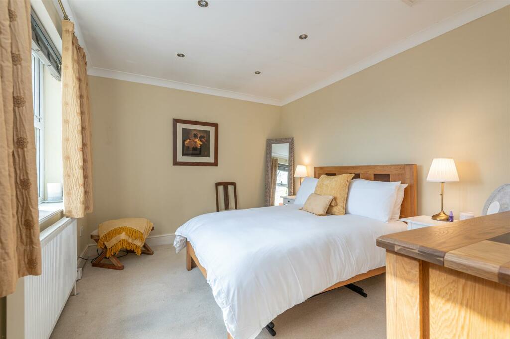 Double Bedroom 4
