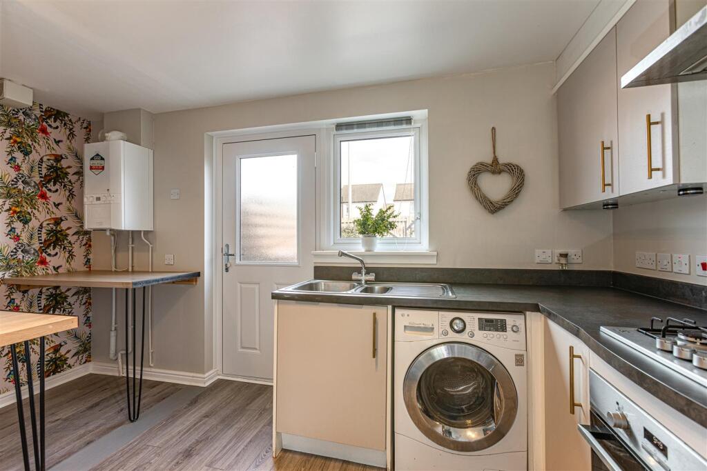 25 KIngfisher Grove Galashiels 12.JPG