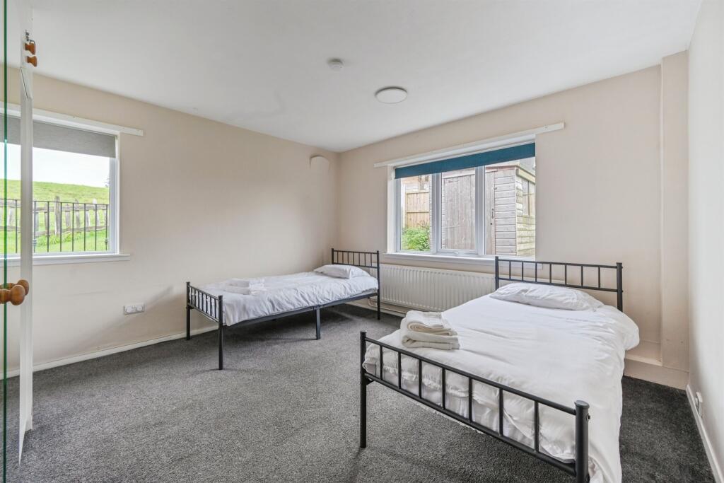 Bedroom: