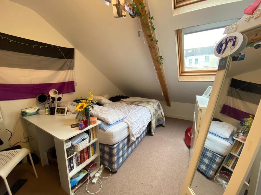 Bedroom 4 Top floor