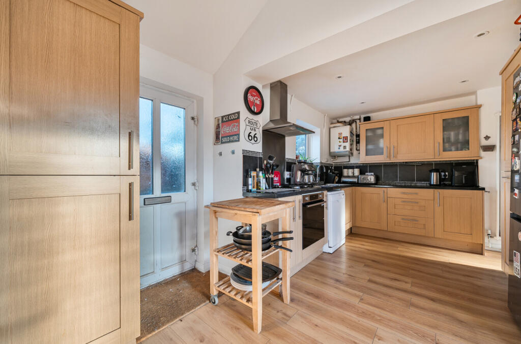 1382443-11-691eea...