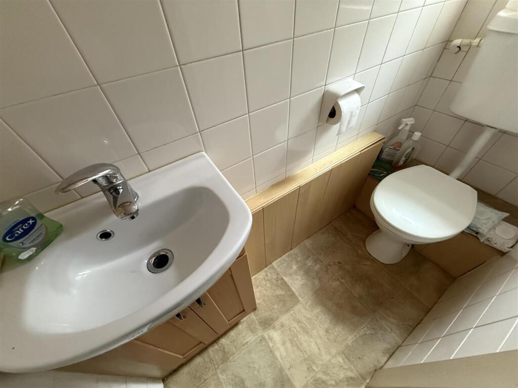 CLOAKS &amp; WC