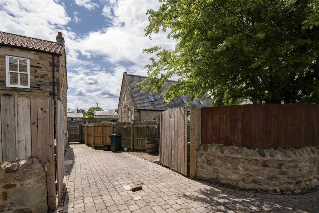 Davison Court Landscape -3.jpg