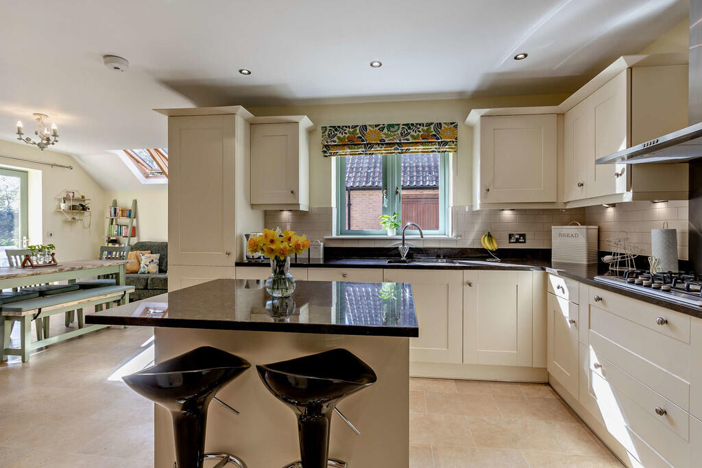 8641652-interior0...