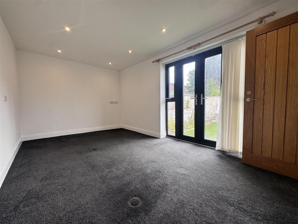 Ground floor bedroom/ / second reception